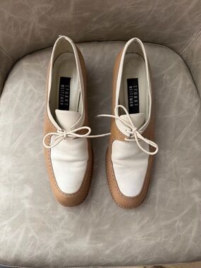 Stuart Weitzman Tan & White Leather Lace-Up Oxfords